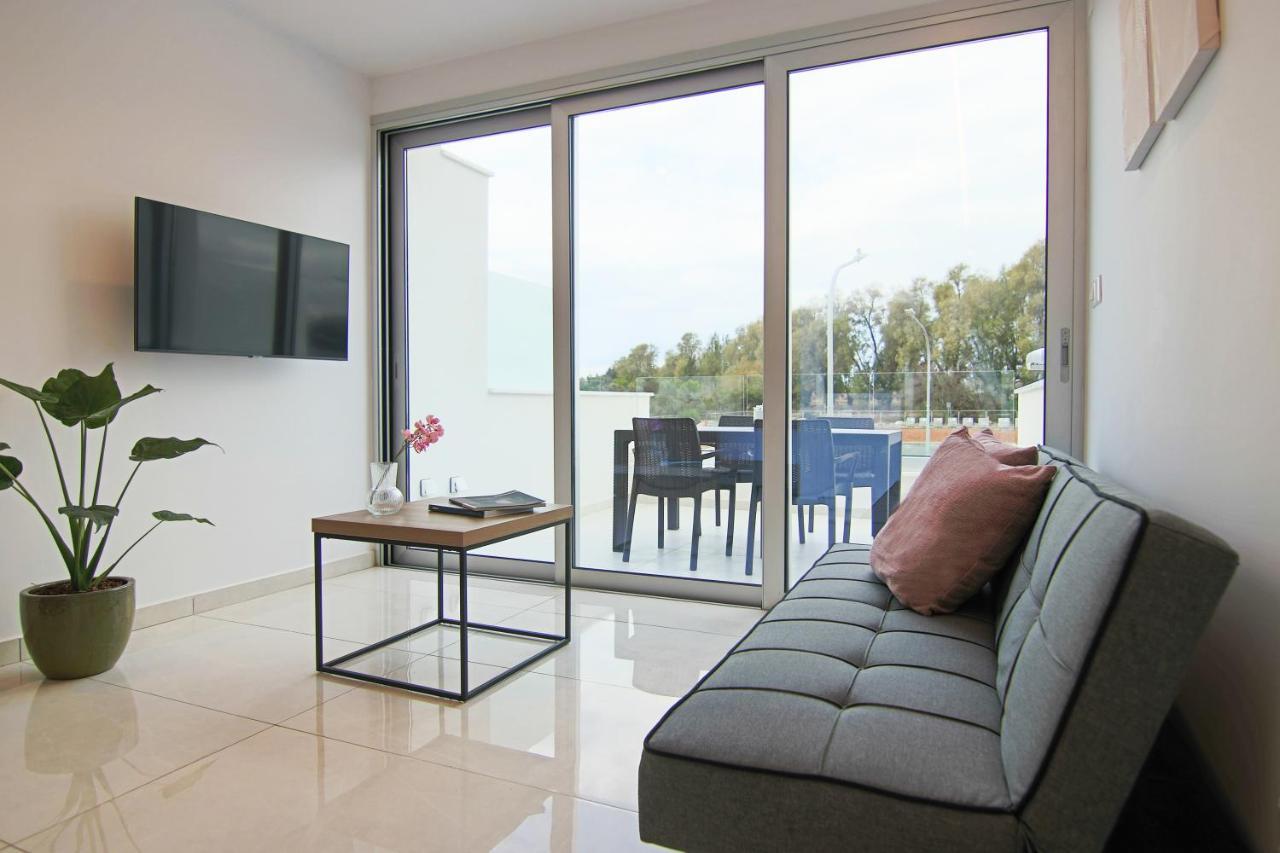Апартаменты Phaedrus Living - Seaside Luxury Flat Harbour 109 Пафос Экстерьер фото